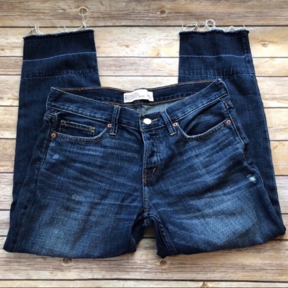 Abercrombie And Fitch Size 2R Raw Hem Jeans - Picture 1 of 3
